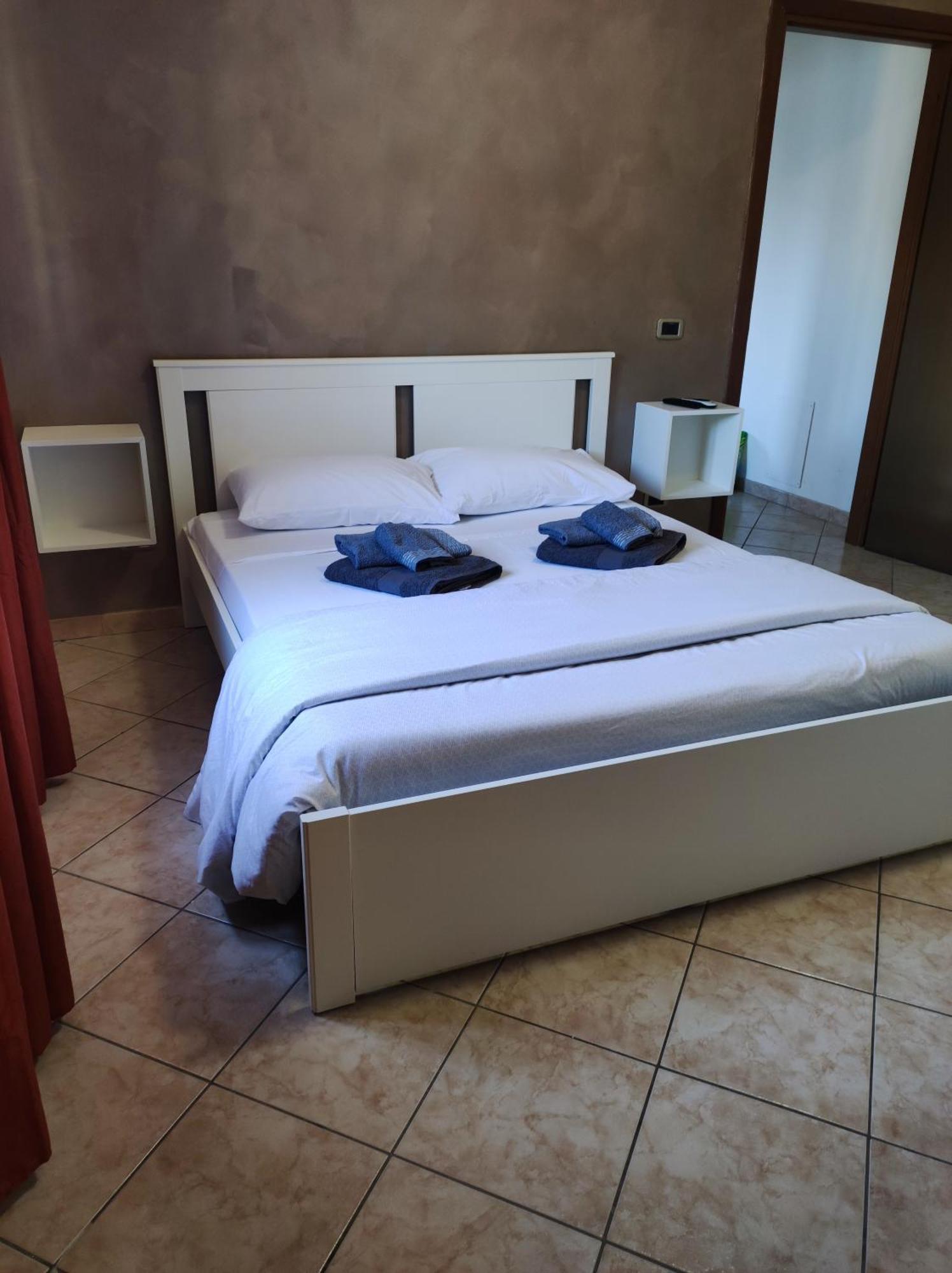 Alloggio Alfa - Central Apartment Civitavecchia Eksteriør billede