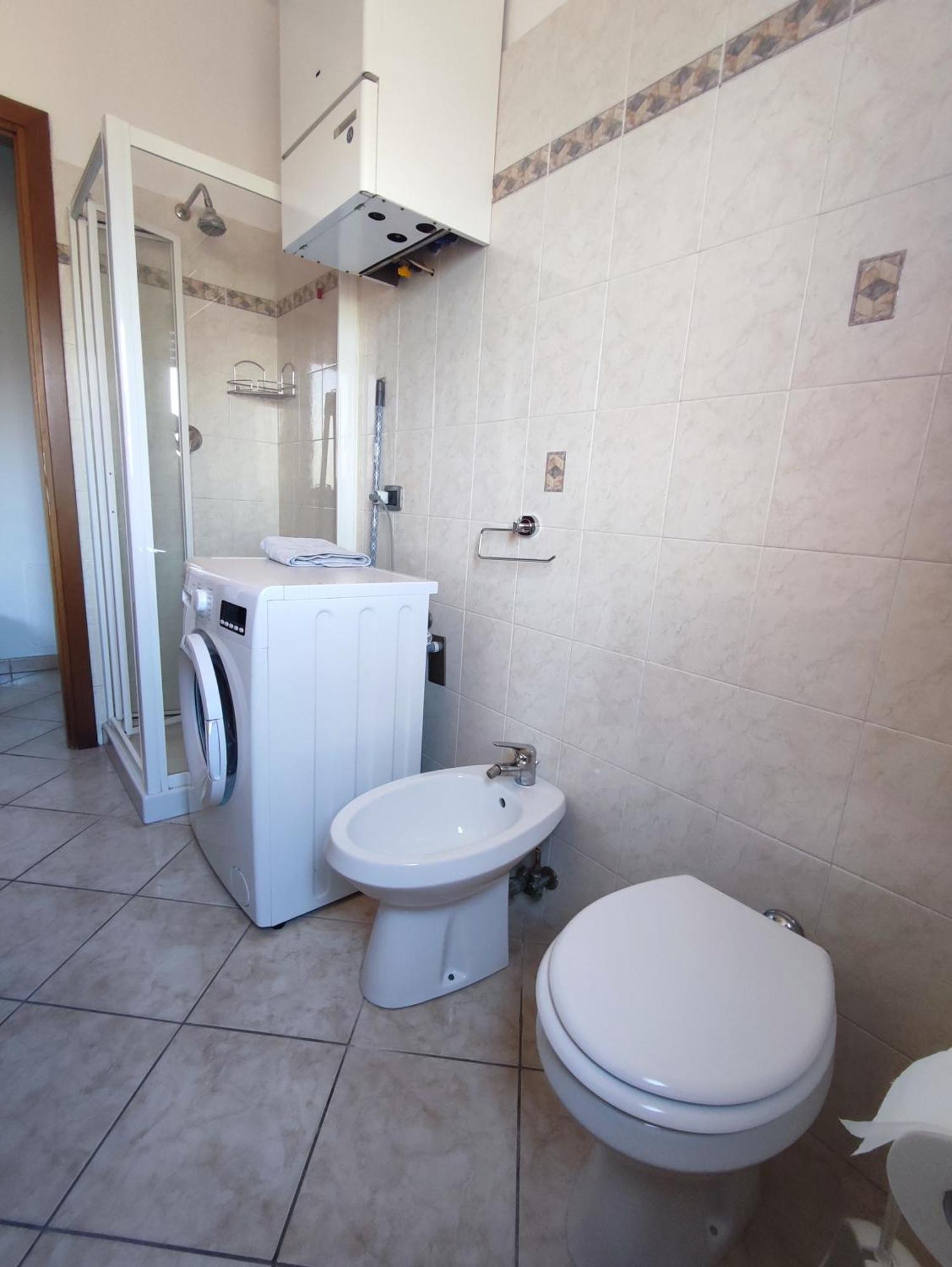 Alloggio Alfa - Central Apartment Civitavecchia Eksteriør billede